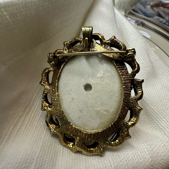 Cottagecore Vintage Porcelain Pink Rose
Floral Brooch with Gold Tone Metal Frame - Picture 4 of 7